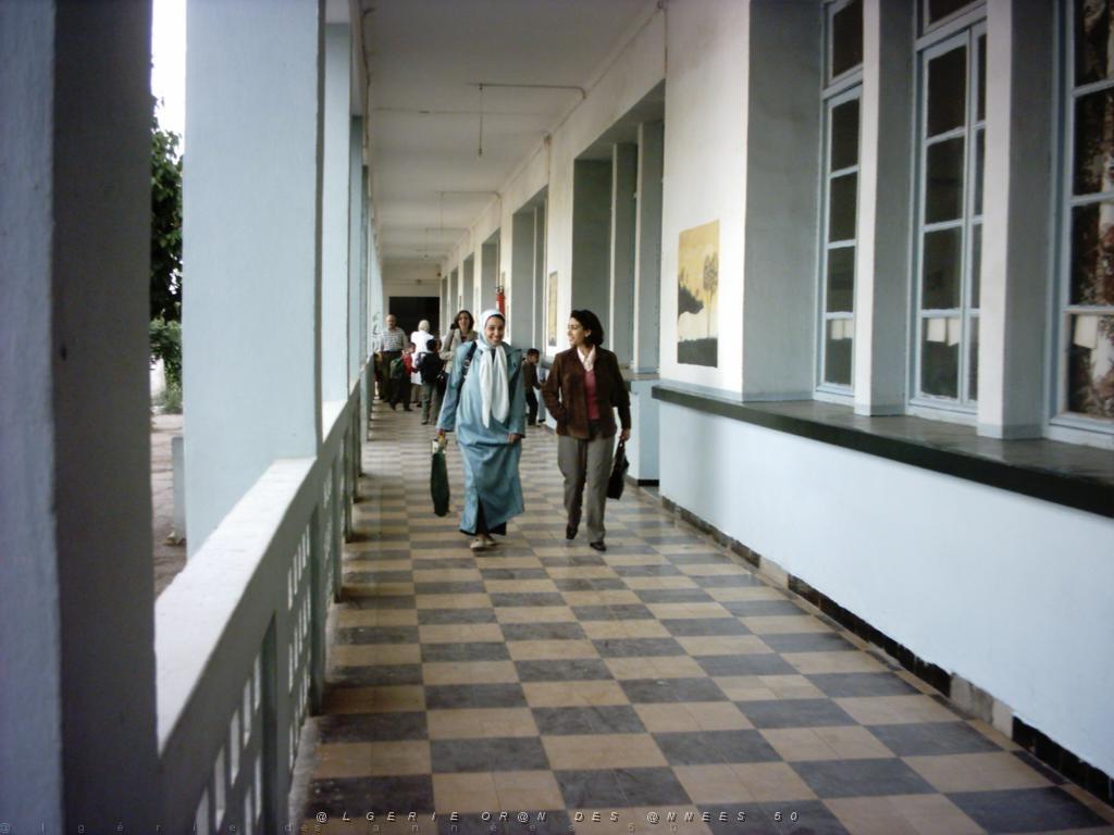 VOYAGE DU 22 29 04 2006 200 maraval ecole  les instits.jpg